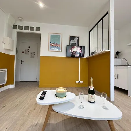 Apartmán C Stockholm - Cosy Avec Exterieur Privatif Charleville-Mézières